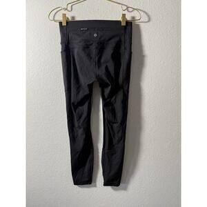 Lululemon 6 Black Perforated Mesh Side Panel Crop‎ Capri Mid Rise Leggings